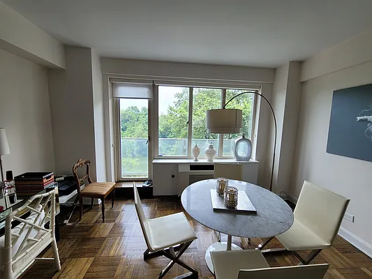 Rented by essential NEW YORK Real Estate | media 16