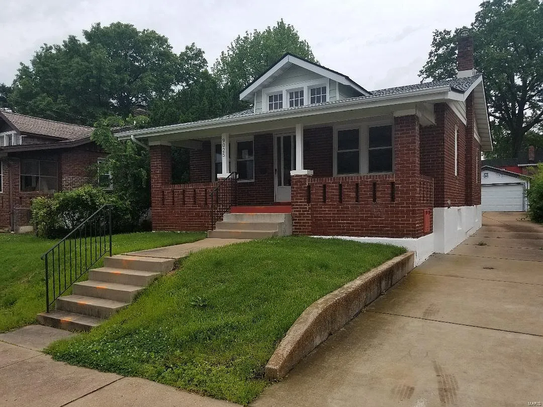 9025 Seneca Ln photo 1