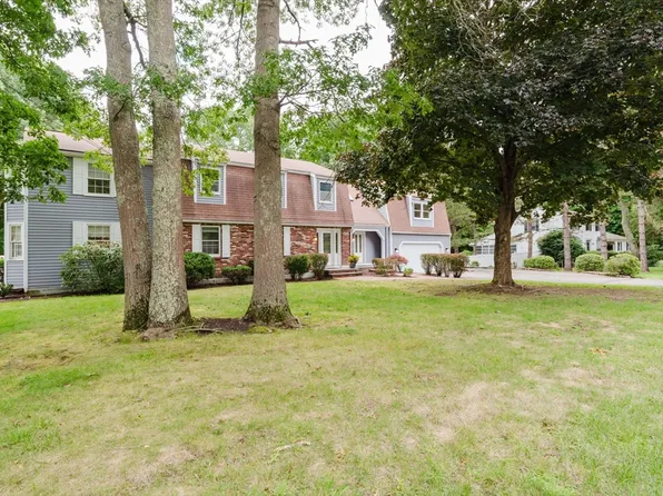 17 Ramblewood Dr, North Easton, MA 02356