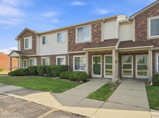 31842 Kelly Rd #3, Roseville, MI 48066