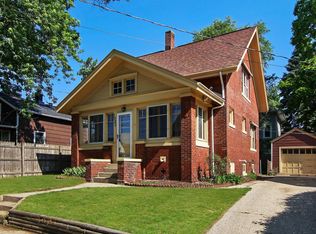 1020 64th St, Kenosha, WI 53143