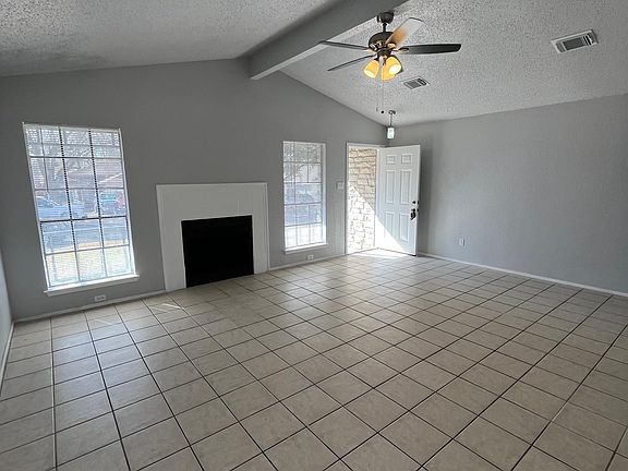 3rd image of 1002 Bodgers Dr