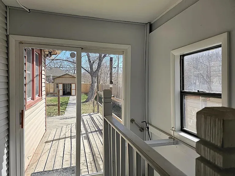 220 S Millwood Ave — Photo 20