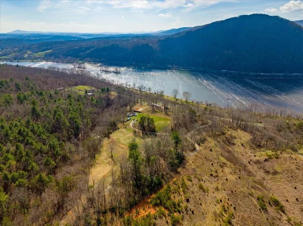 6500 Great Valley Dr, Blacksburg, VA 24060