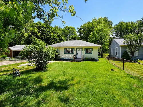 931 Crestline Dr Photo 1