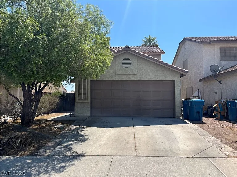 914 Scarlet Ridge Dr — Photo 2