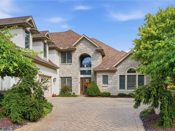 5656 Stone Lake Dr, Dayton, OH 45429