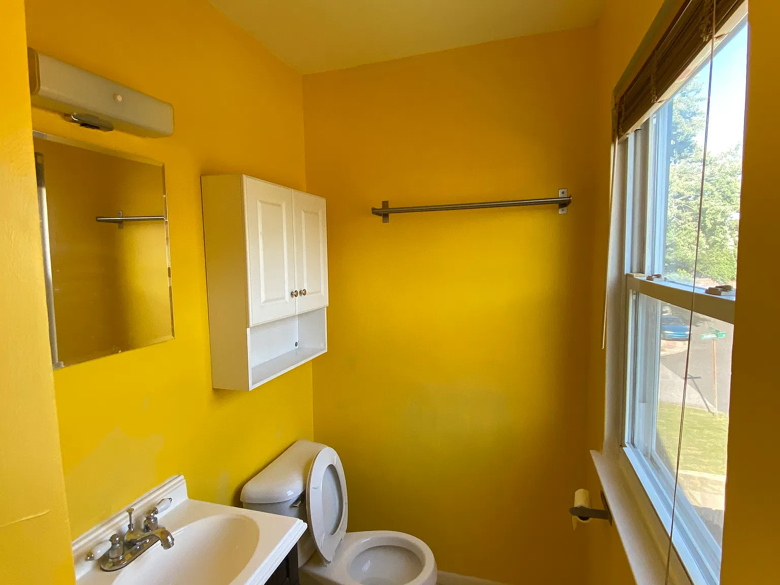 4 bed, 2.5 bath, 1375 sqft, $2,200 — Photo 2