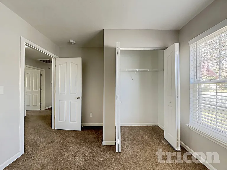 10203 Green Hedge Ave — Photo 11