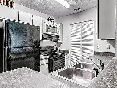 2393 Continental Ave #B12 — Photo 31
