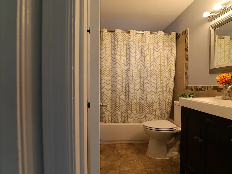 1039 Salem Ave #3 — Photo 9