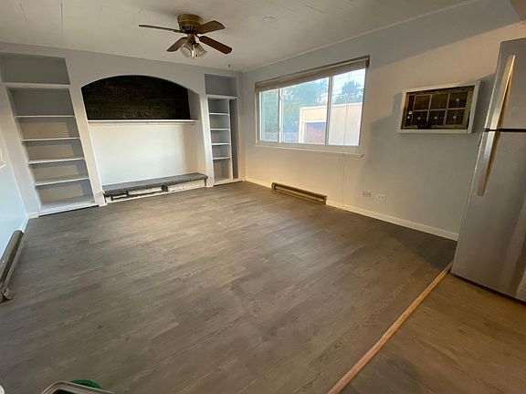 4th image of 903 S Vrain St