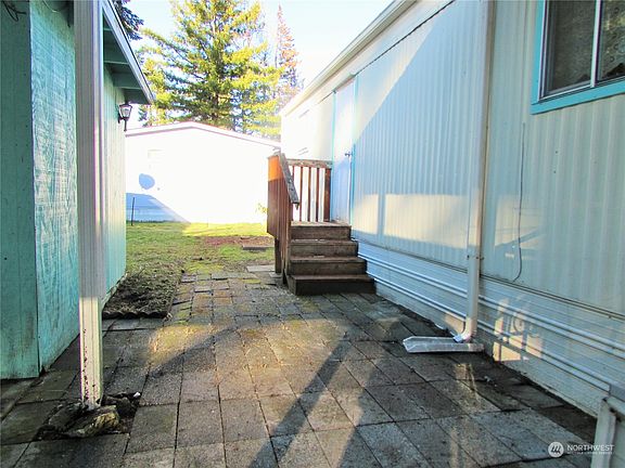 5th image of 11424 36th Drive NE # 65