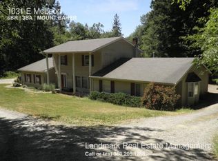 1031 E McLeod Rd, Bellingham, WA 98226