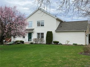 2822 Hope Ridge Dr, Easton, PA 18045