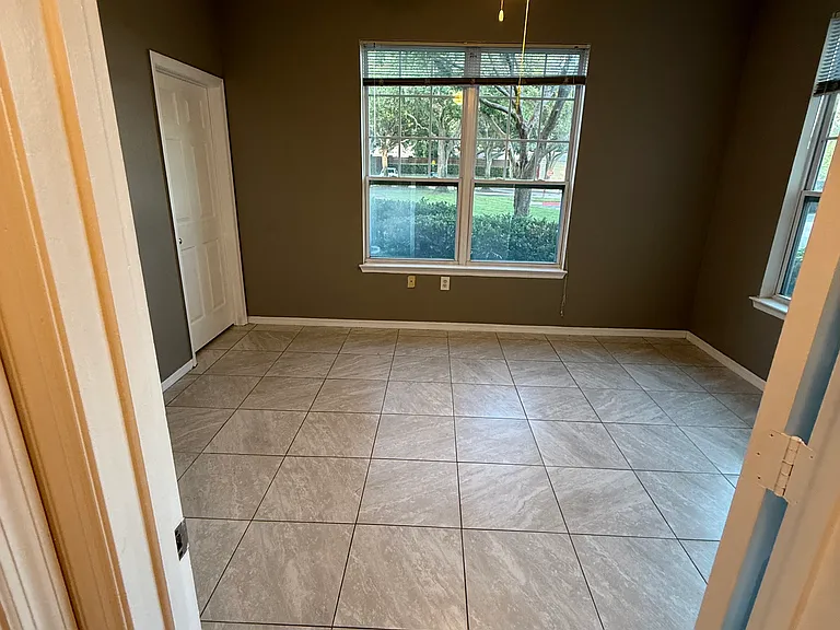 2000 Erving Cir #GROUND FLOOR — Photo 6