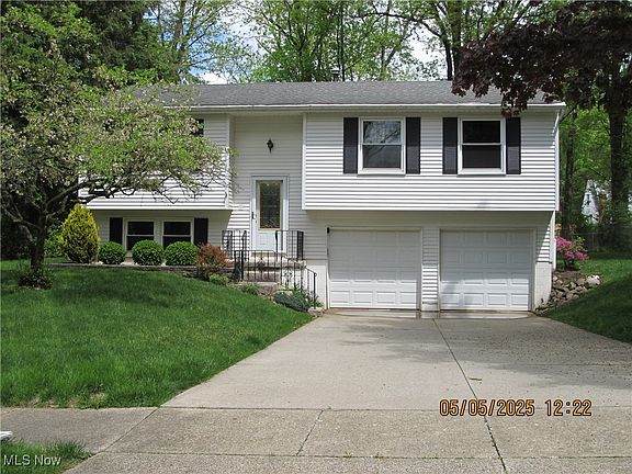 2nd image of 40 Oakhurst Dr