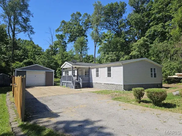 3142 Quiet Forest Dr, Imperial, MO 63052