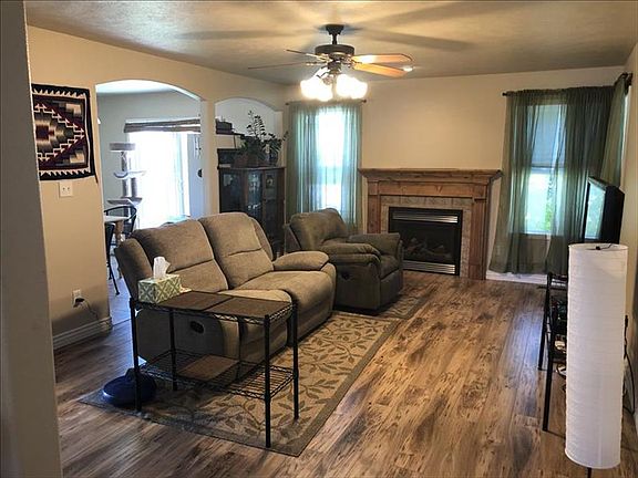 2nd image of 2893 Lianne St