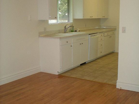 4th image of 13010 NE 112th St