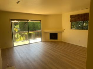 9500 Center St APT 6, Carmel, CA 93923