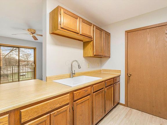 5th image of 4141 Karl Rd #310