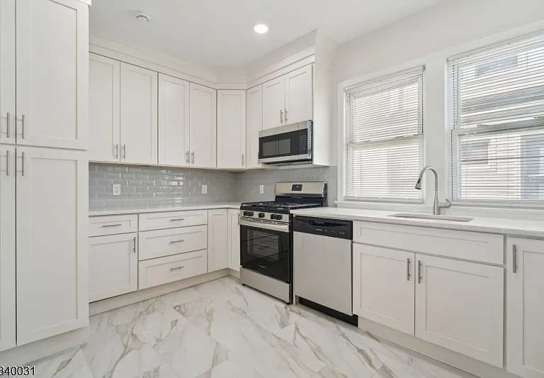 403 Abington Ave #2 — Photo 7