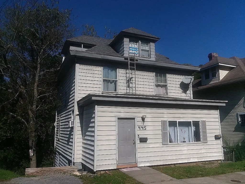 445 Pennsylvania Ave photo 1