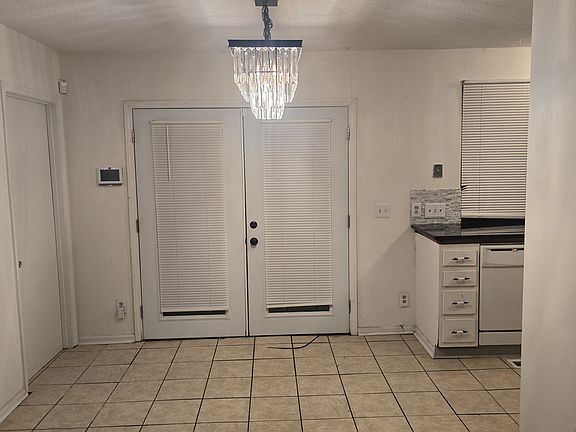 3rd image of 8401 Barncliff Rd #1
