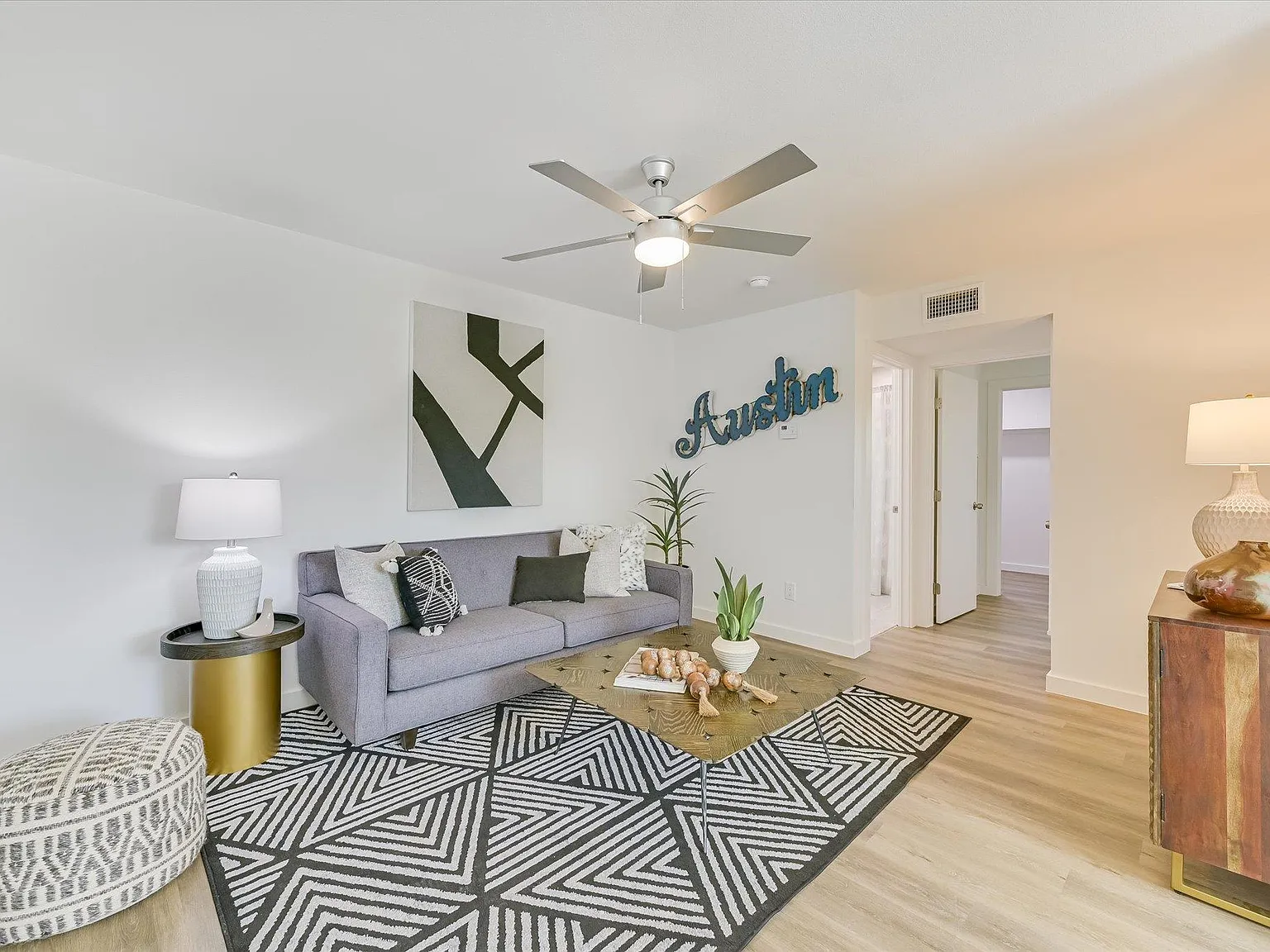 1 bed, 1.0 bath, 638 sqft, $1,250 — Photo 4
