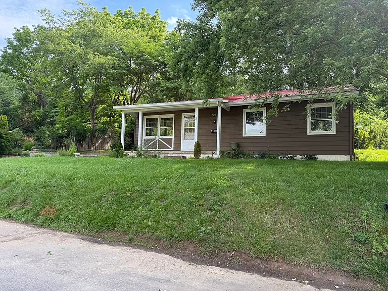 5 Woodrow Pl — Photo 2