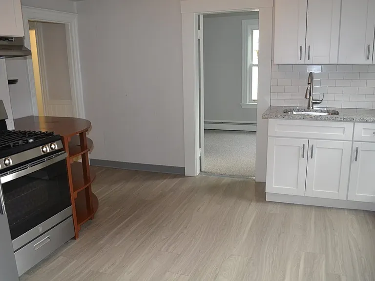 5 Laurel St #5 — Photo 1