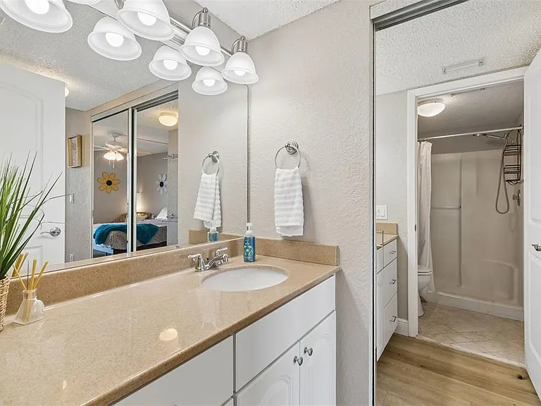 900 Cove Cay Dr #5F — Photo 34
