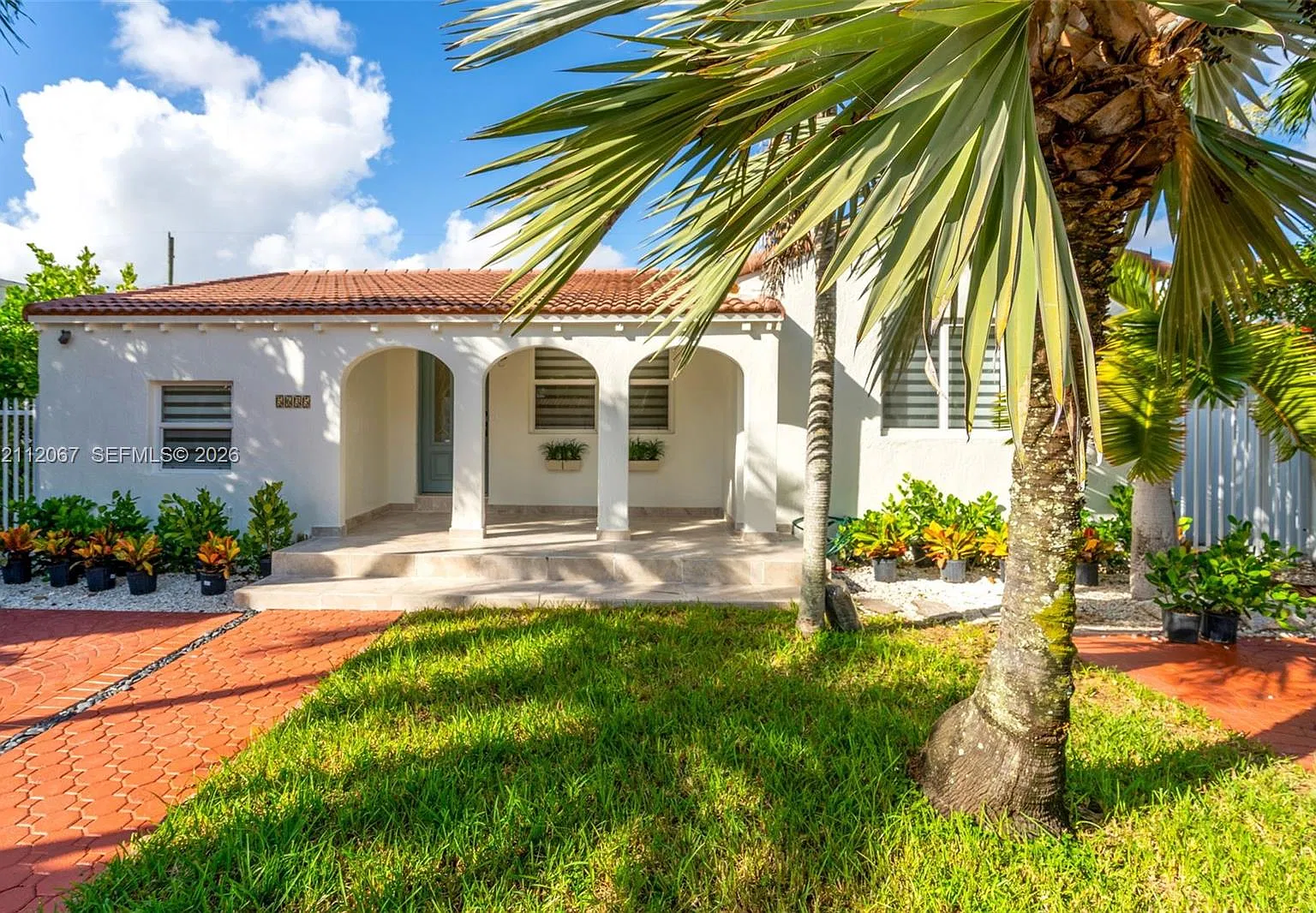 Tamiami Highlands — Photo 1