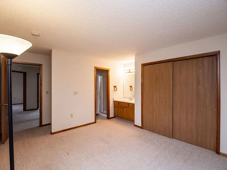 1937 Connecticut Dr — Photo 18