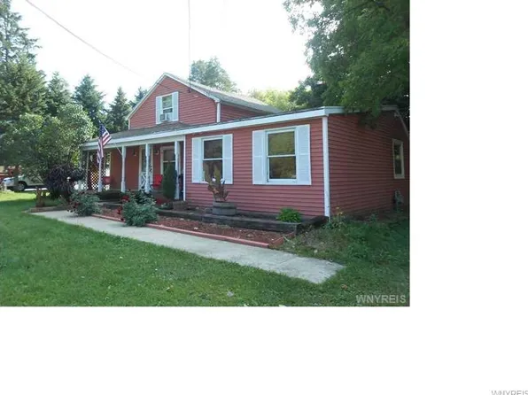 65 Delevan Ave, Delevan, NY 14042