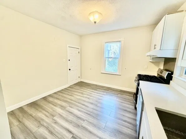 98 Bristol Rd, Medford, MA