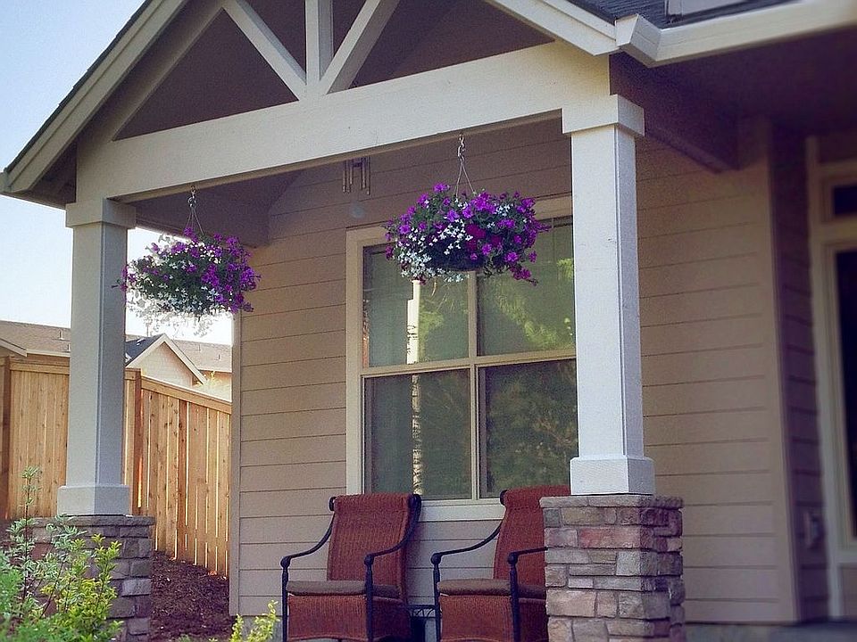 Covered porch front and back