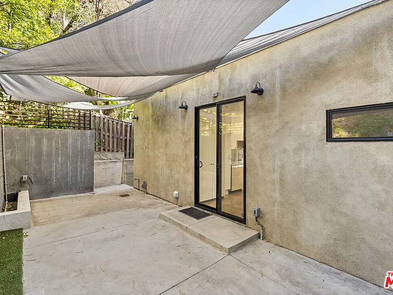 3921 Clayton Ave — Photo 21