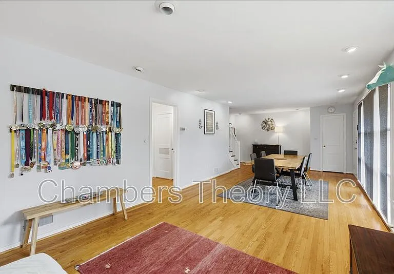 912 N Lexington St — Photo 7