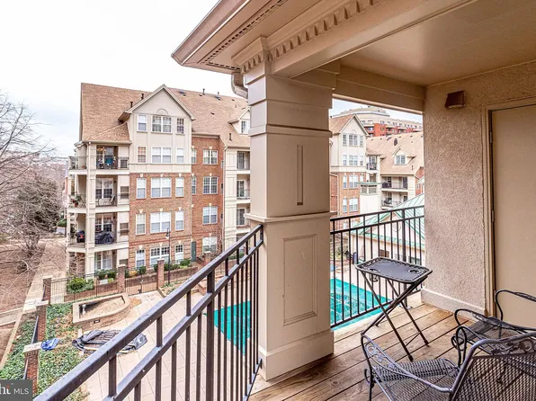 1320 N Wayne St APT 406, Arlington, VA 22201