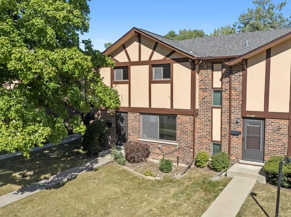 18W118 14th St, Villa Park, IL 60181