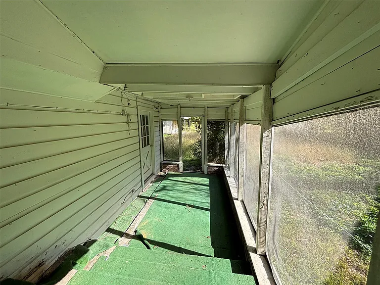 612 Winding Way St — Photo 12