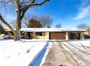 410 S 4th Ave, Saint Nazianz, WI 54232