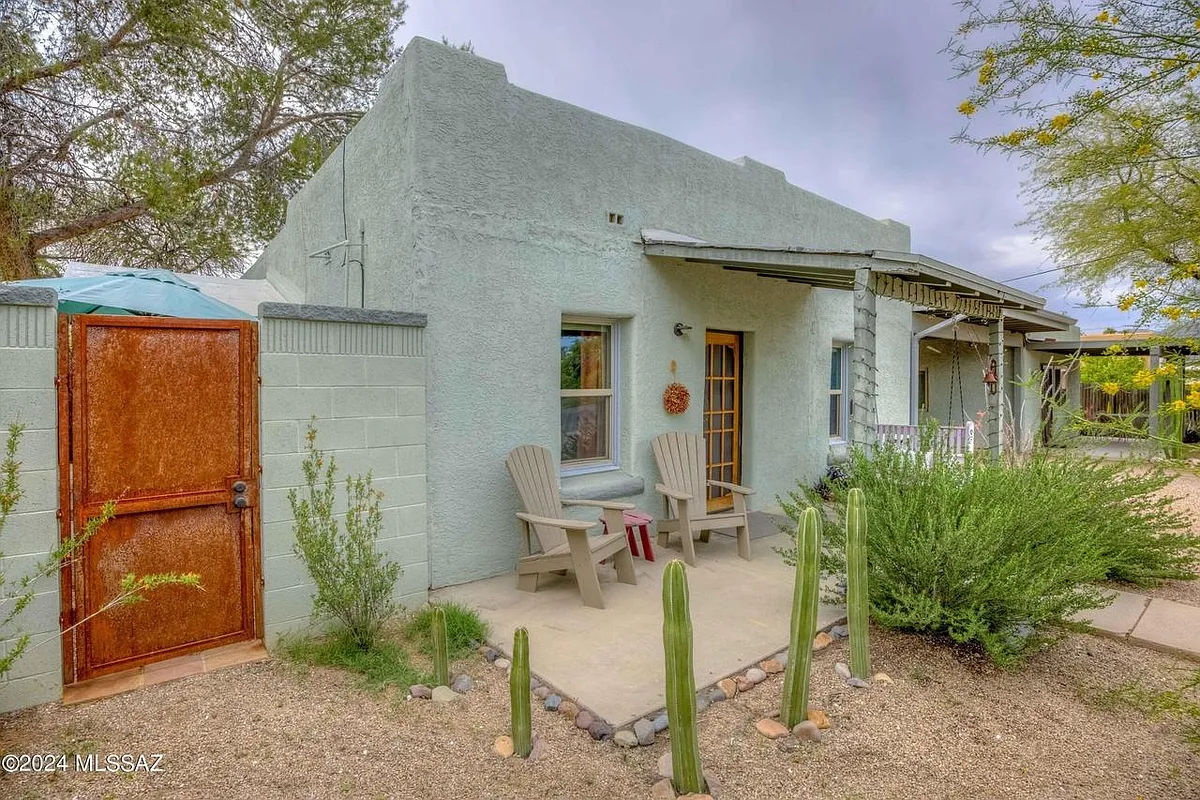 Building Photo - 2541 N Desert Ave #1