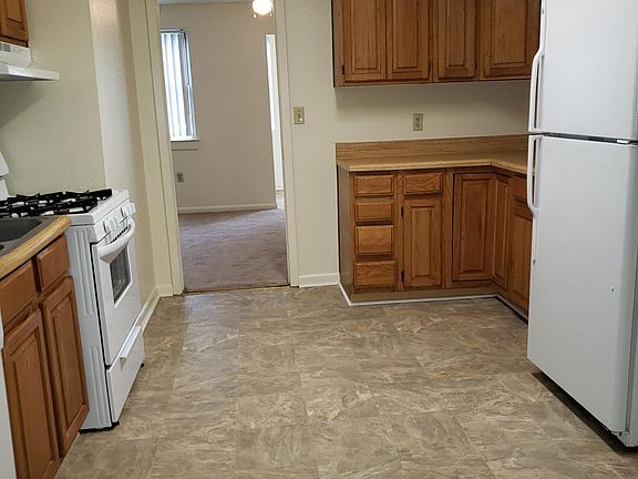 2nd image of 5026 Joslin St #B