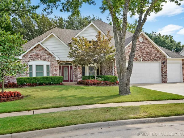 6804 E Fort Worth St, Broken Arrow, OK 74014