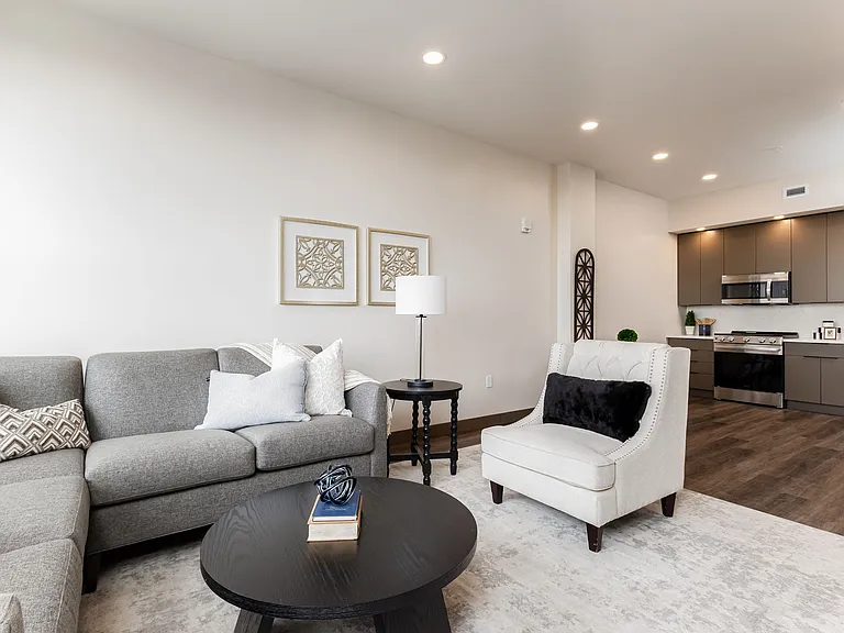 Liberty Tower Residences — Photo 41