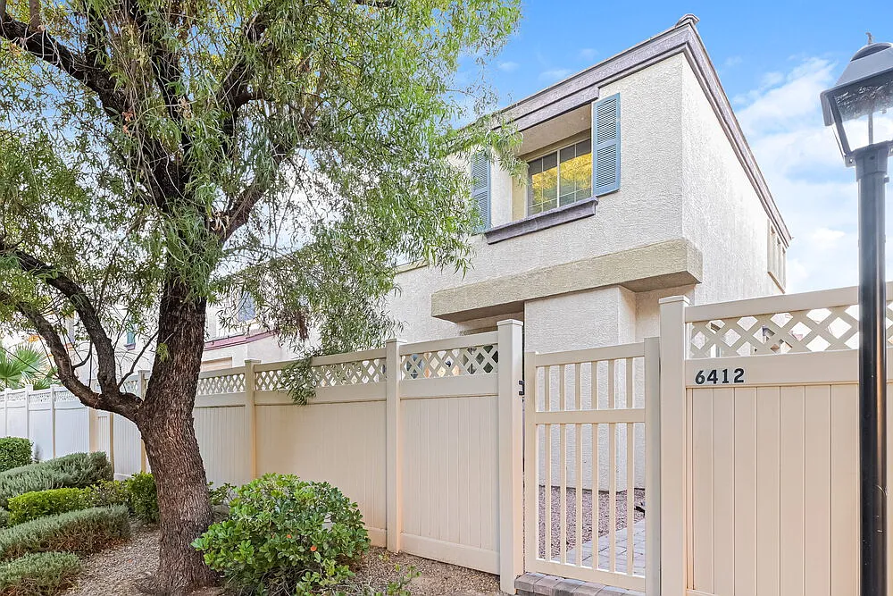 3 bed, 2.5 bath, 1429 sqft, $1,875 — Photo 4