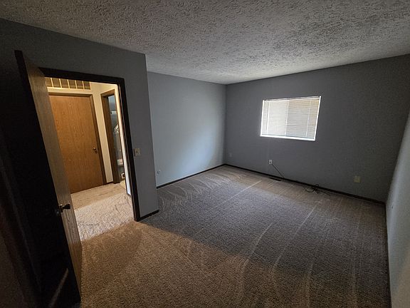 4th image of 1172 Redbluff Dr #C